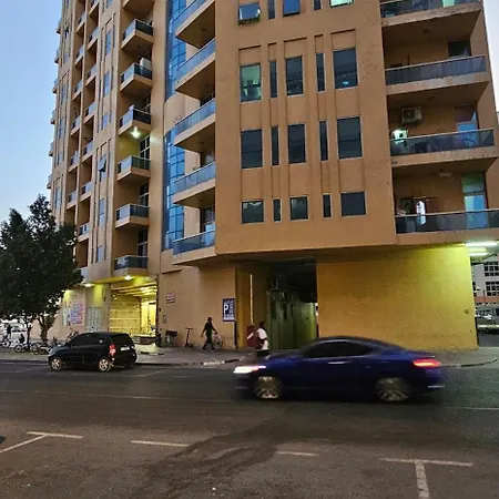 Benitah Partitions And Family Room Dubai Esterno foto